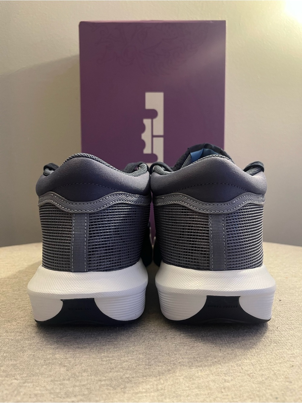 Nike Lebron Witness VIII Ashen Slate White Men's Shoe Size 11.5 FB2239-400 - Picture 5 of 11